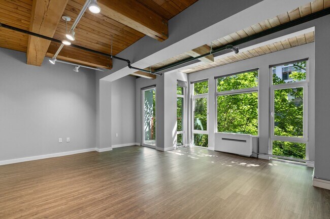 Building Photo - Modern Air Conditioned South Lake Union Lo...