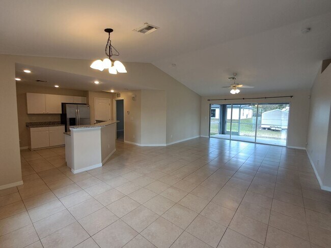 Building Photo - 6142 Hester Ave