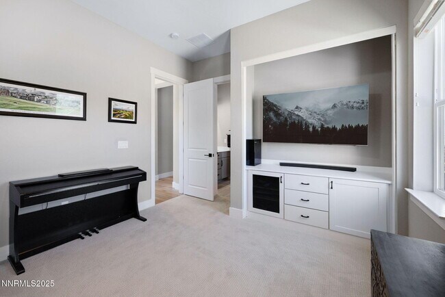Building Photo - 3060 Feathertop Dr