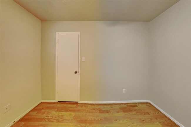 Building Photo - 20 Early Dawn Ct