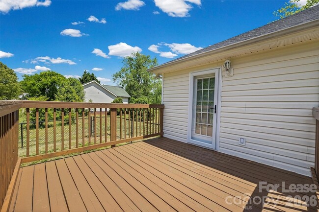 Building Photo - 425 Griggs Rd