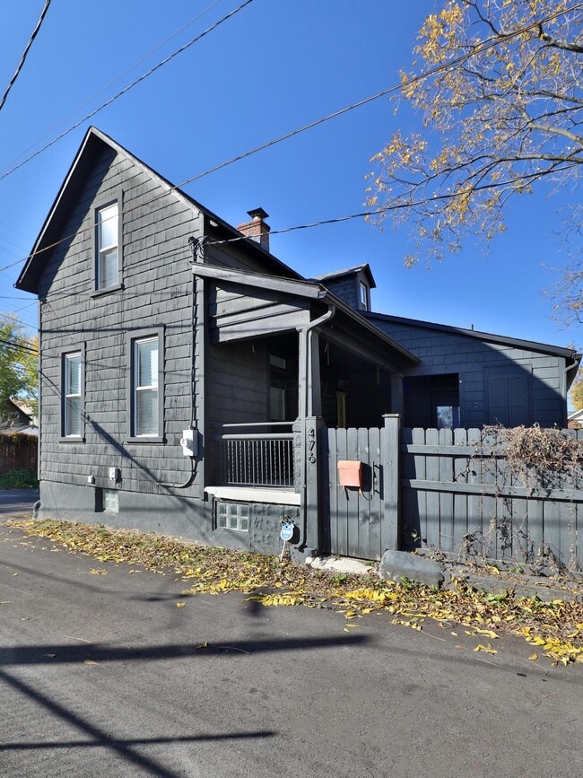 Building Photo - 476 Zimpfer St