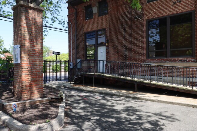Building Photo - 325 Lafayette St