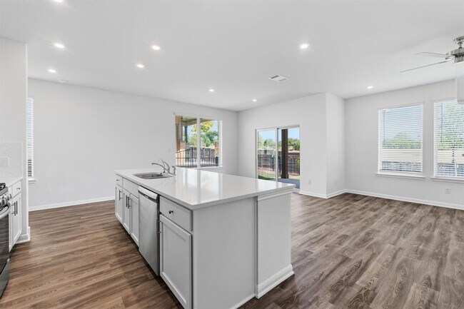 Building Photo - 2210 Cornfield Dr