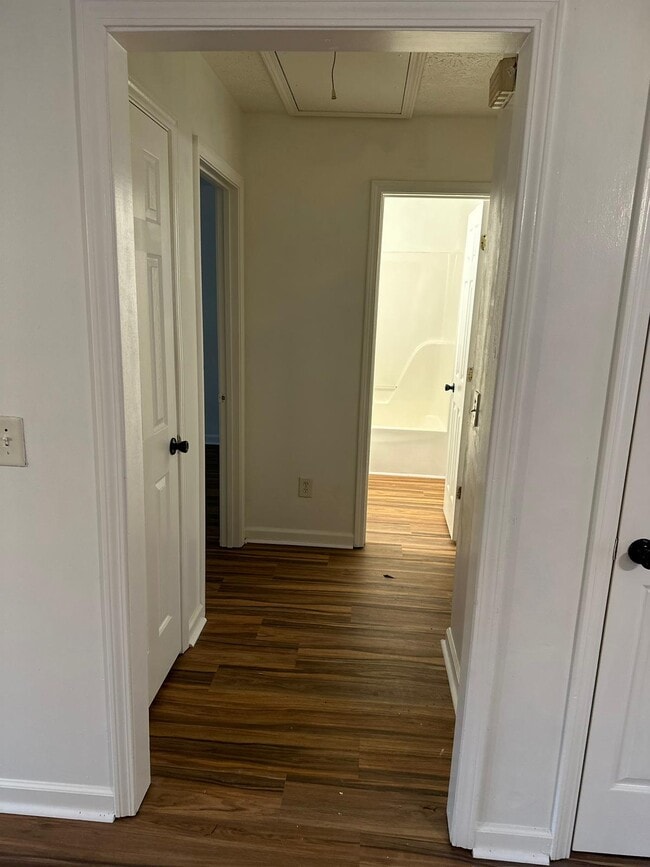 Building Photo - 108 Marshall Dr