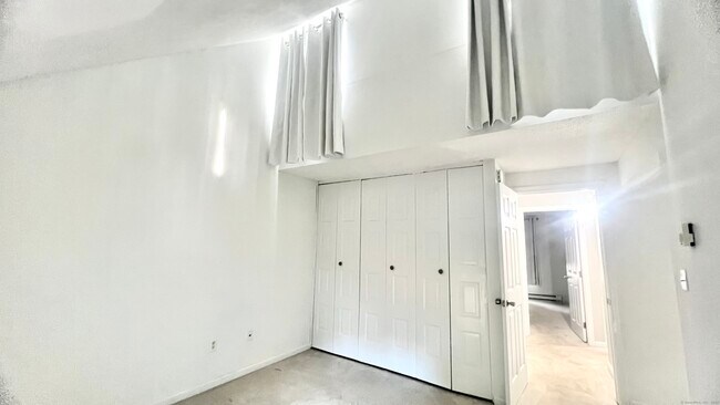 Building Photo - 1 Cinnamon Spring