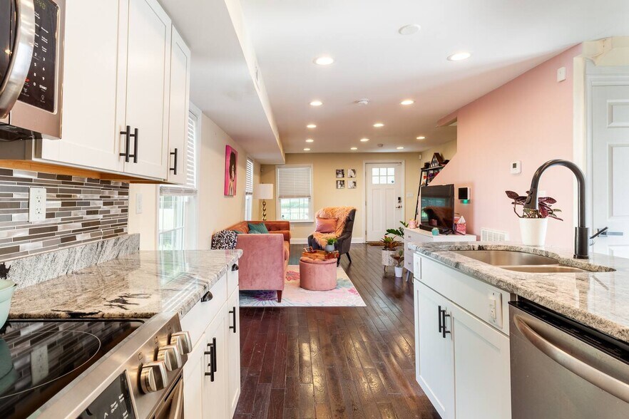 Building Photo - 5337 Hayes St NE