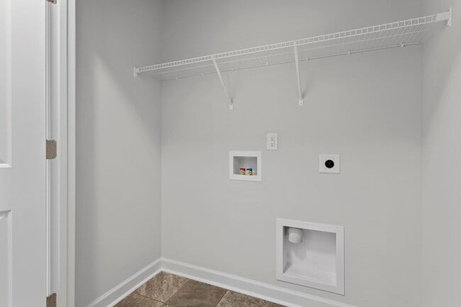 Building Photo - Townhome for Rent with Covered Patio!