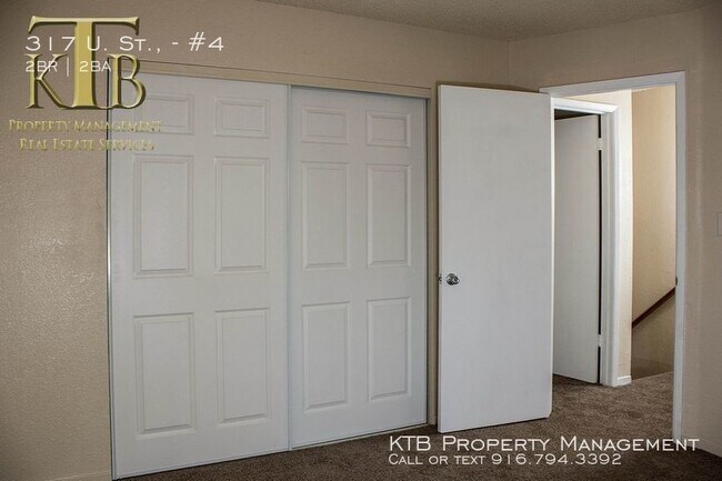 Building Photo - 2 Bedroom Downtown Townhome