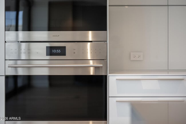 Building Photo - 4849 N Camelback Rdg Dr