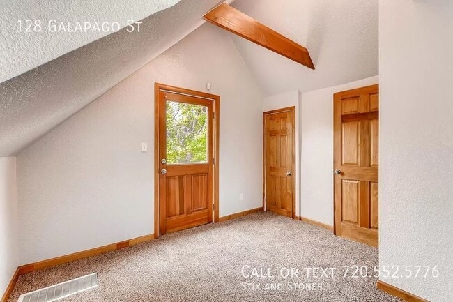 Building Photo - 128 Galapago St