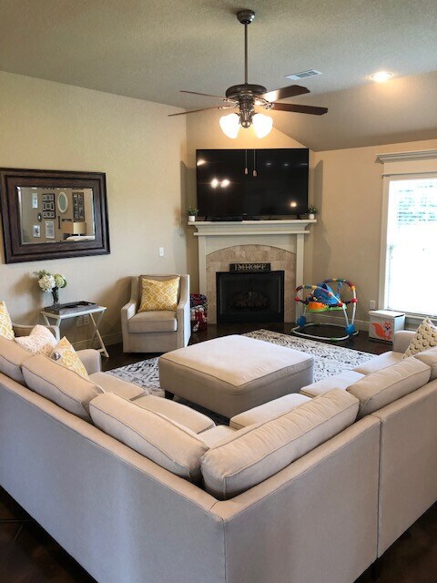 Building Photo - 3625 W Mountain View Dr