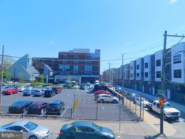 Building Photo - 922-26 N 17th St