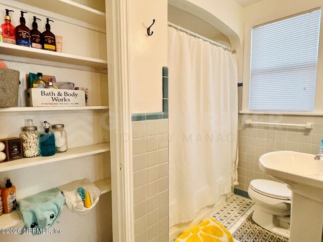 Building Photo - 1503 Parrish Pl