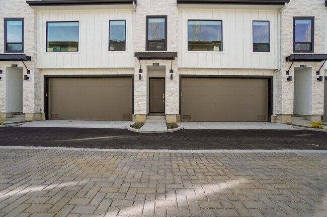 Building Photo - 4621 N Iota Ln