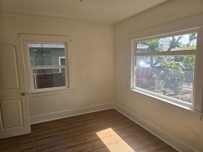 Building Photo - Rental in Long Beach
