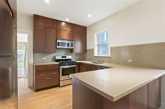 Building Photo - 4404 Avenue C