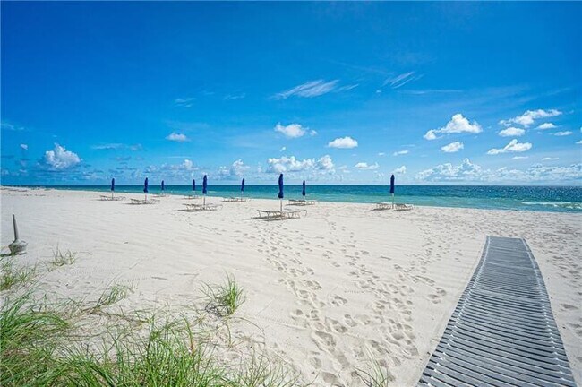 Building Photo - 3800 Galt Ocean Dr