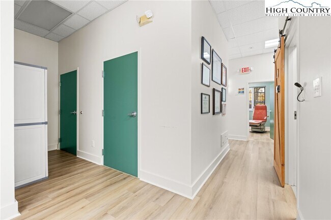 Building Photo - 610 State Farm Rd