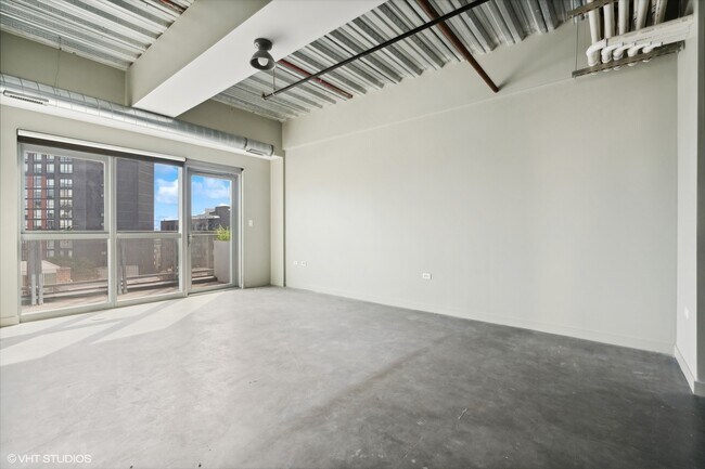 Building Photo - 1241 N Milwaukee Ave