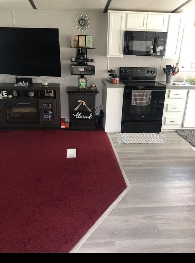 Bright living room - 24310 Seals Rd