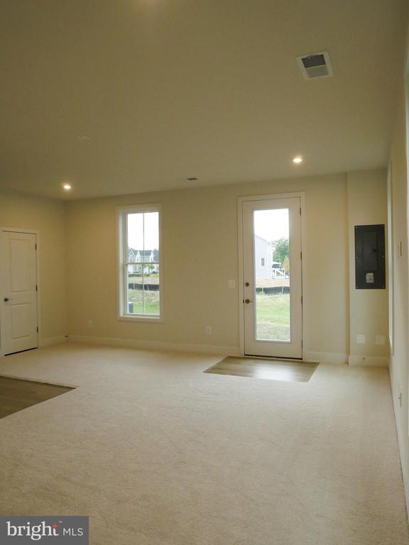Building Photo - 120 Galaxy Pl