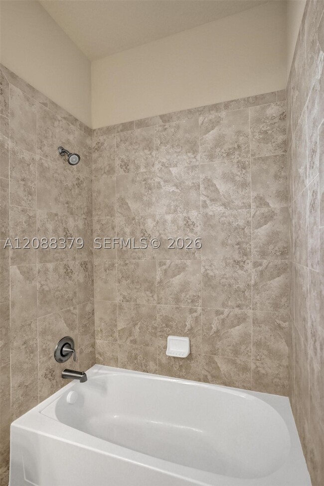 Building Photo - 10398 Waterside Ct