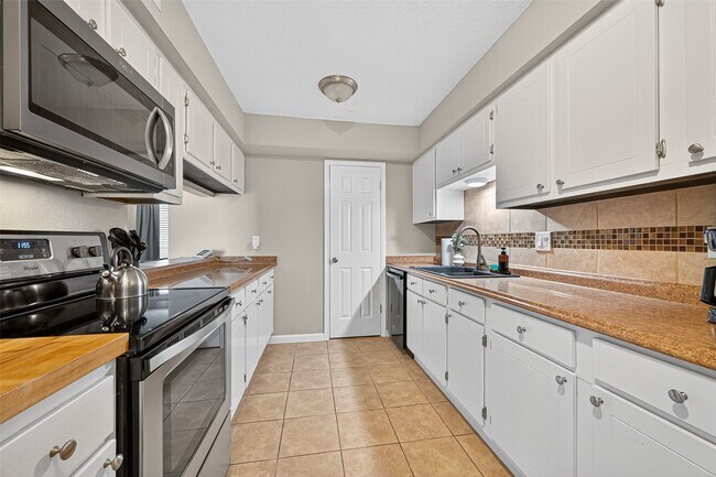 Building Photo - 4064 Belle Park Dr