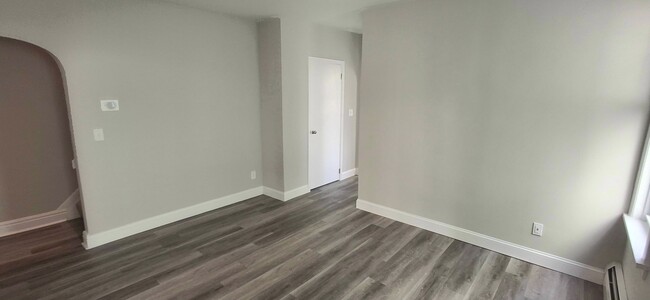 Building Photo - Remodeled 4 Bedroom in Hershey!