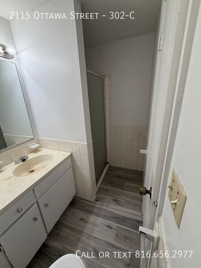 Building Photo - 2115 Ottawa St