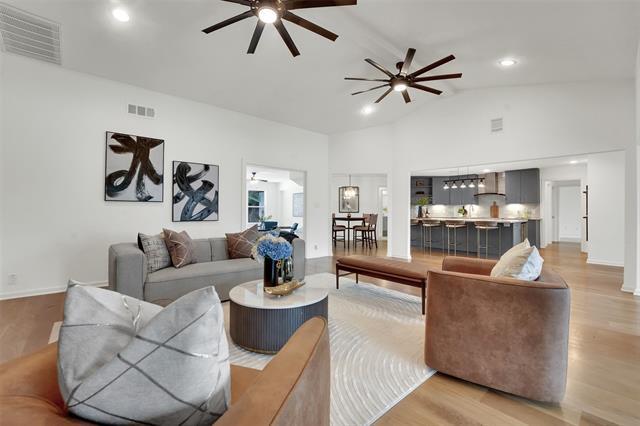 Building Photo - 6910 Midcrest Dr