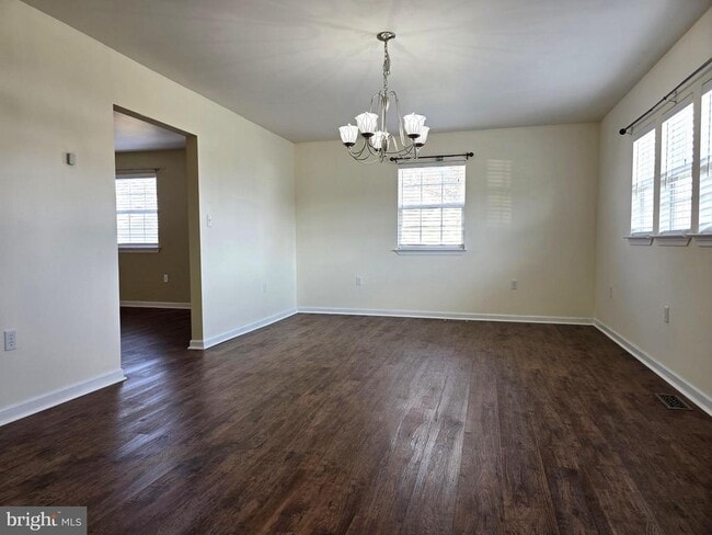 Building Photo - 28 Briar Ln