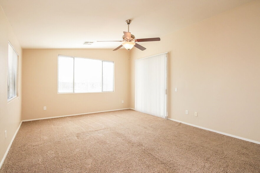 Building Photo - 12465 N Stone Ring Dr