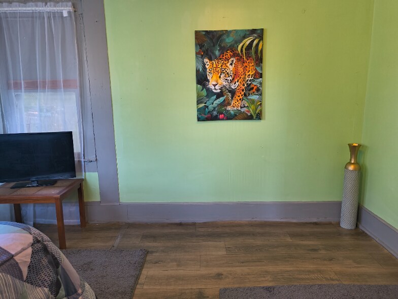 Building Photo - 420 M.L.K. Blvd S