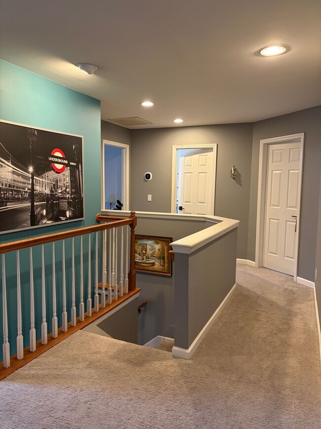 Building Photo - 4 Bedroom! Walk to Jim Warren Park, Frankl...