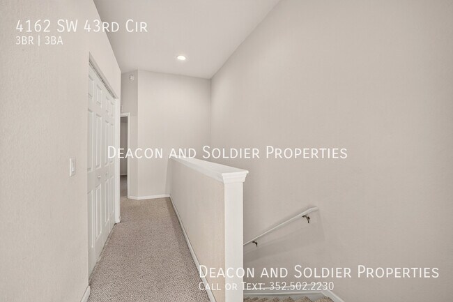 Building Photo - 4162 SW 43rd Cir
