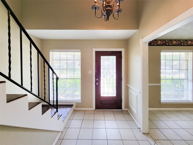 Building Photo - 16614 Cairnway Dr