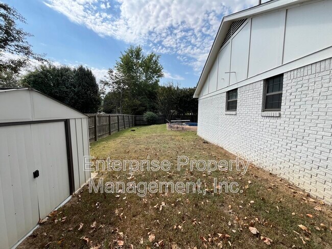 Building Photo - 1764 Chertsy Dr