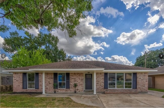 Building Photo - 5819 Chrystell Ln
