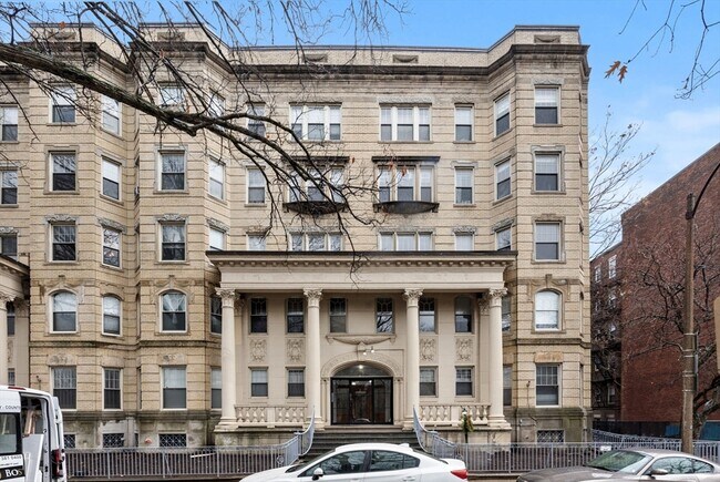 Building Photo - 74 Fenway