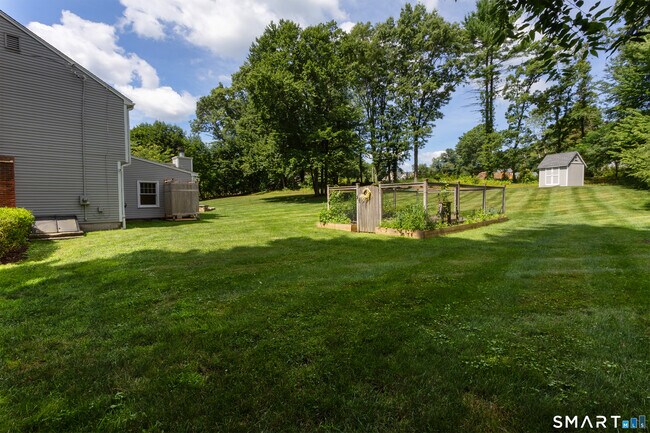 Building Photo - 50 Fox Den Rd