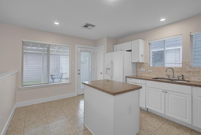 Building Photo - 18730 Atasca Oaks Dr