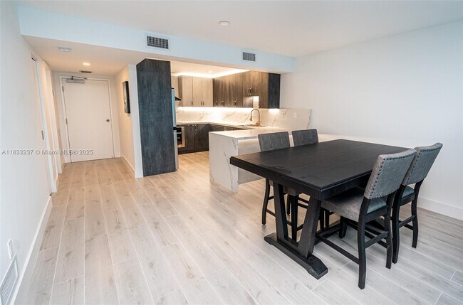 Building Photo - 18081 Biscayne Blvd