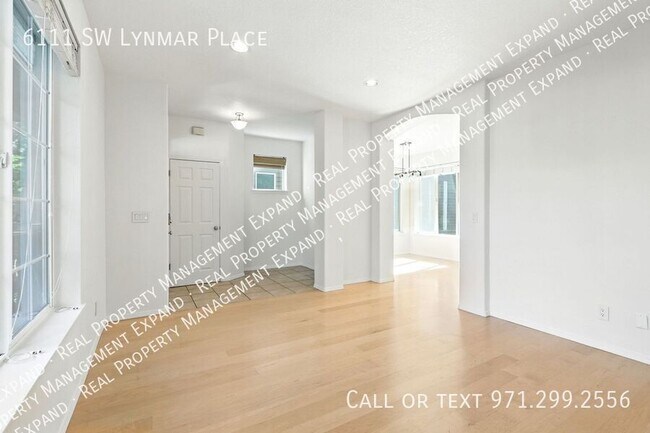 Building Photo - 6111 SW Lynmar Pl