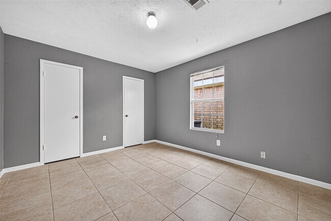 Building Photo - 4131 Baynard Dr