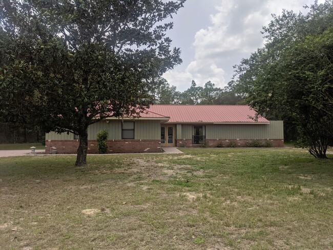 Building Photo - 3/2/2 Pine Ridge Pool Home