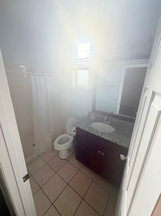 Building Photo - 404 Bluff Pass Dr