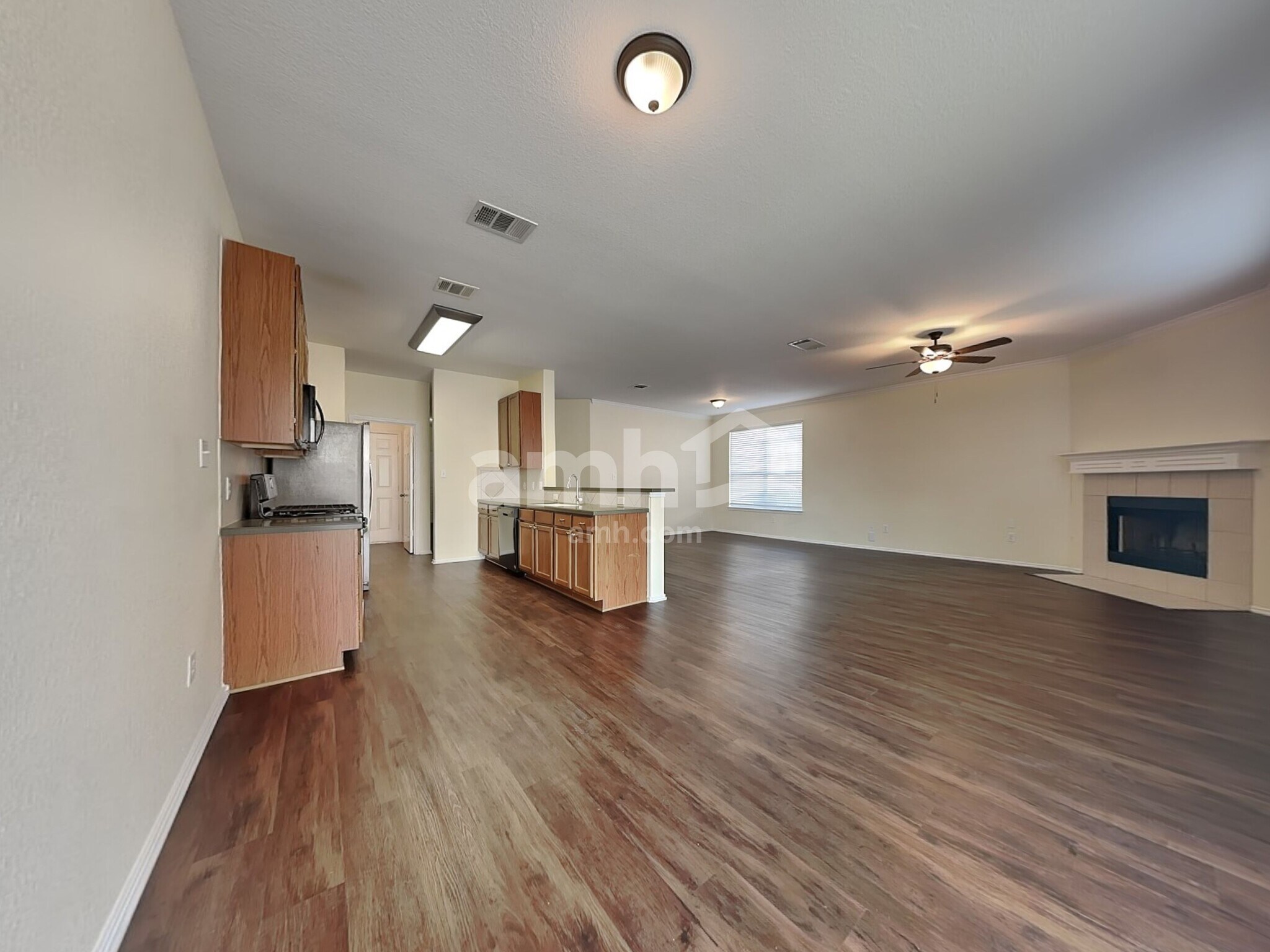 Building Photo - 221 Covent Dr