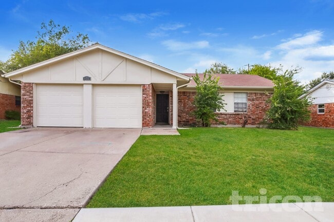 Building Photo - 6212 Douglas Dr