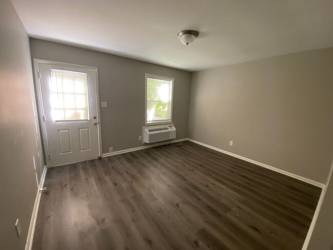 Building Photo - 212 Macon St